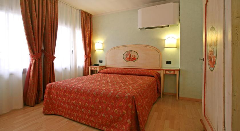 Ariston Hotel