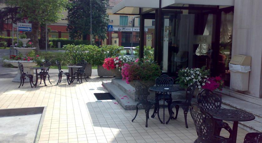 Ariston Hotel